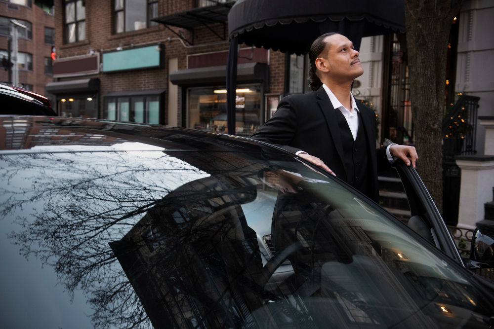 taxi-driver-getting-ready-for-customer