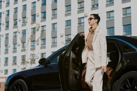 Private chauffeur hire in Heathrow